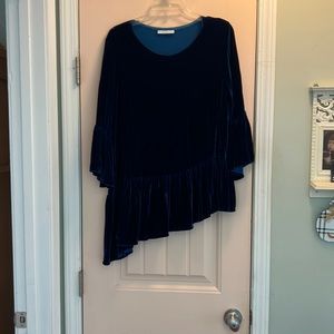 Awesome BRYN WALKER Top